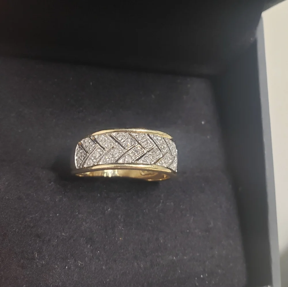 14k solid yellow gold geniune diamonds band - Picture 4 of 8